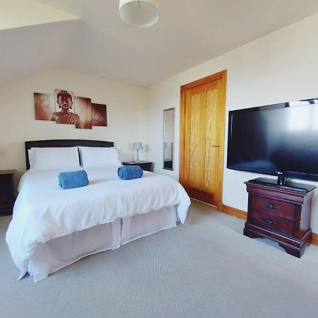 Private Accommodation In House Close To Galway City Buitenkant foto